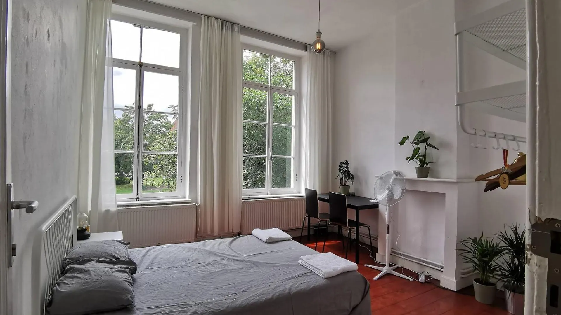 Cozy City Centre Room With Parkview location